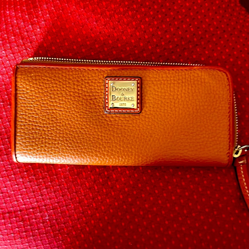 Dooney and Bourne wallet